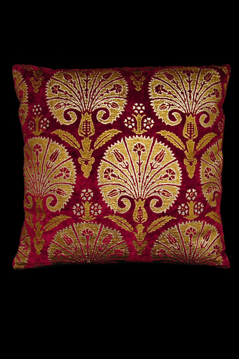 Fortuny Istambul square dark red printed velvet cushion front