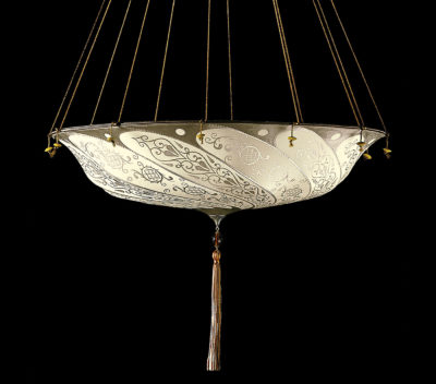 Fortuny Scudo Saraceno ivory Classic silk lamp side view