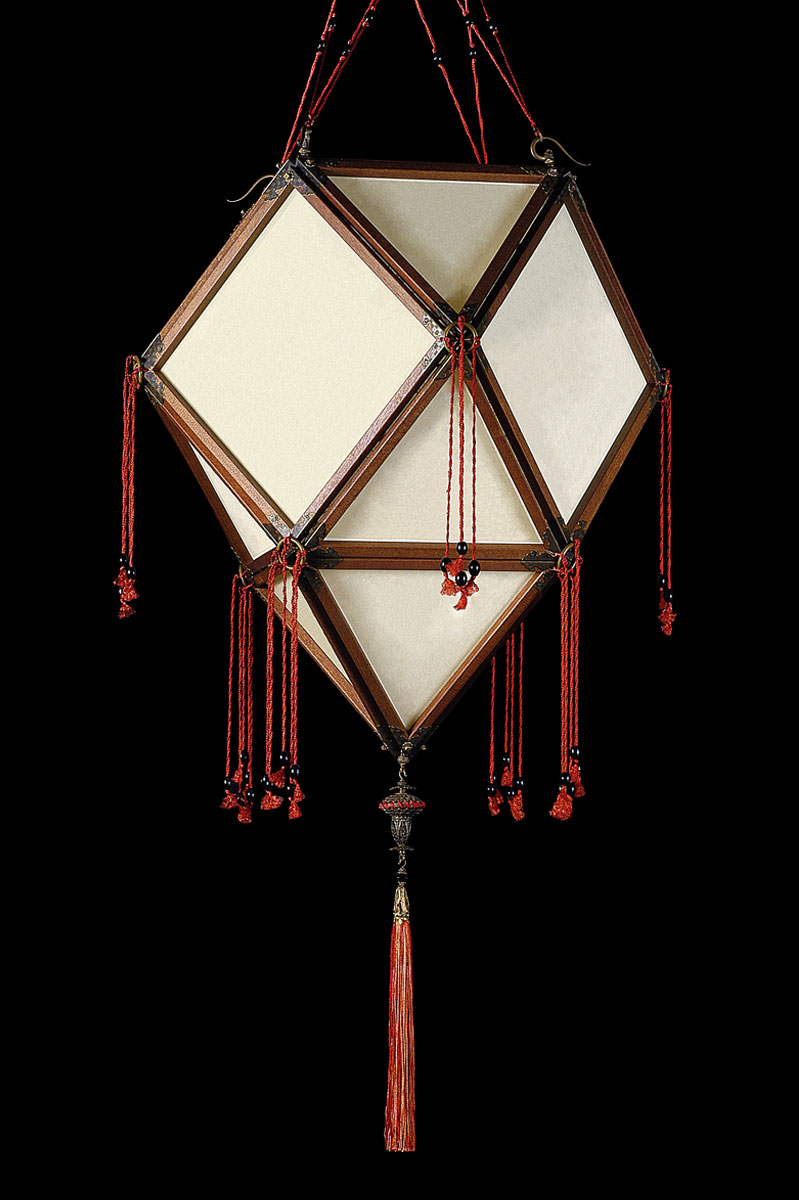 Fortuny Concubine Imperiale plain silk lamp with wooden structure