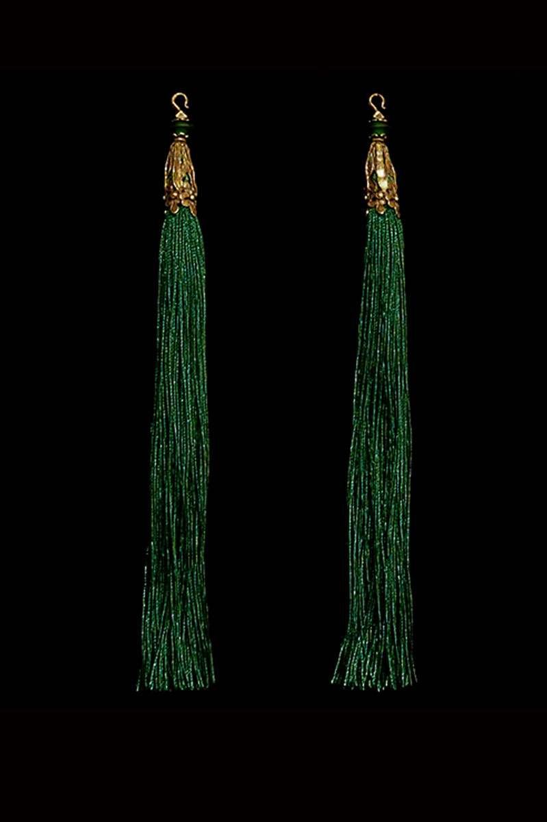 Venetia Studium couple of holly green hook tassels