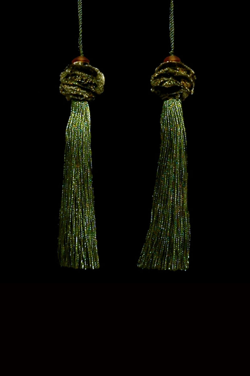 Pair of tassels, Turbante